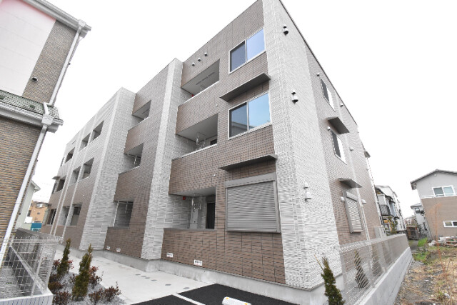 ��ʌ�����s�厚���s�̍���356-1�̃A�p�[�g�̌����O��