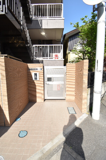 ��ʌ��������܎s�Y�a���؍�R���ڂ̃A�p�[�g�̃G���g�����X