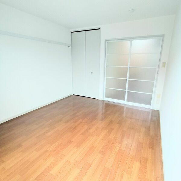 ��ʌ��t�����s�����P���ڂ̃A�p�[�g�̂��̑������E�X�y�[�X