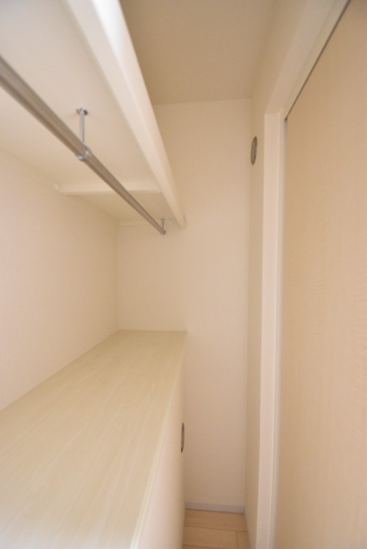 ��ʌ�����s�厚���s�̍��݂̃A�p�[�g�̎��[