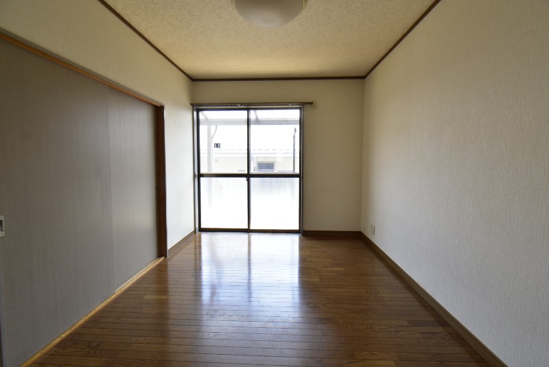 ��ʌ��������܎s��΋�钬�Q���ڂ̃A�p�[�g�̋��ԁE���r���O