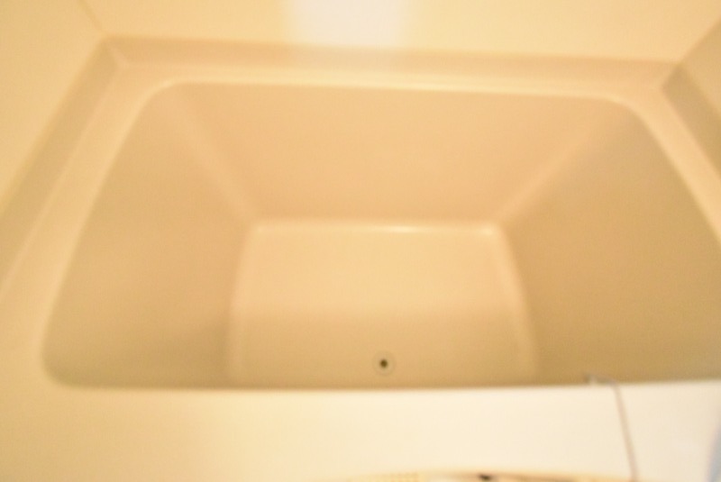 ��ʌ������s�����T���ڂ̃A�p�[�g�̃o�X