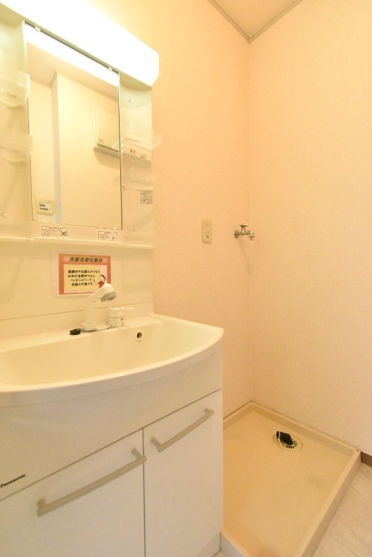 ��ʌ������s�����T���ڂ̃A�p�[�g�̐��ʏ�