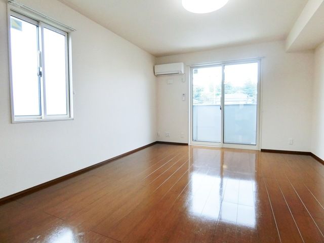 ��ʌ������s���P���ڂ̃A�p�[�g�̂��̑������E�X�y�[�X