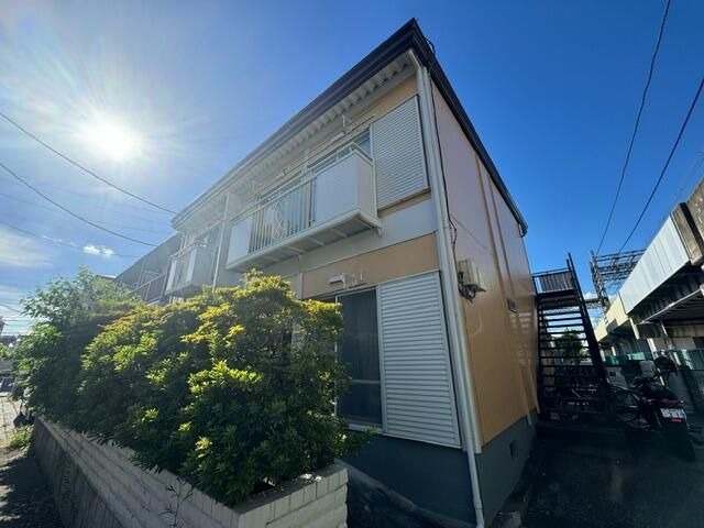 ��ʌ������s�������̃A�p�[�g�̌����O��