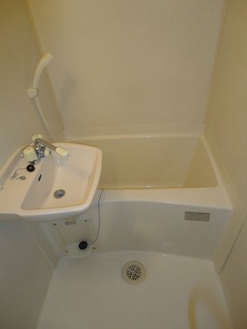 ��ʌ��������܎s������x�蒬�̃A�p�[�g�̃o�X