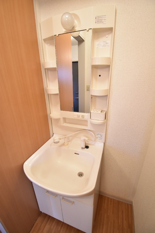 ��ʌ��������܎s����厚���V�n�̃A�p�[�g�̐��ʏ�