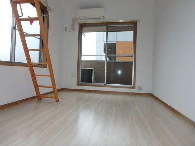 ��ʌ��������܎s����厚�y���̃A�p�[�g�̋��ԁE���r���O