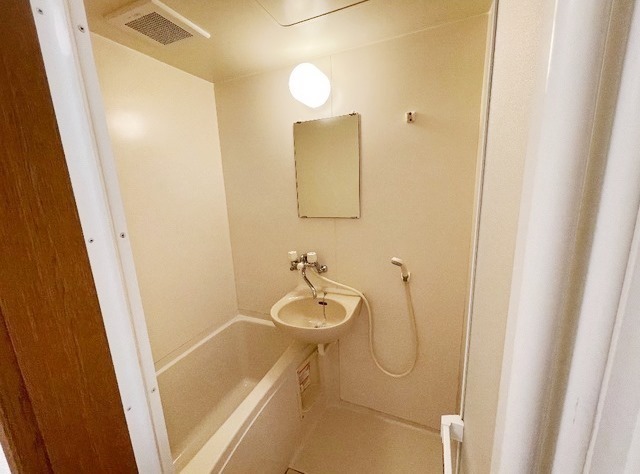 ��ʌ��������܎s����厚�y���̃A�p�[�g�̃o�X