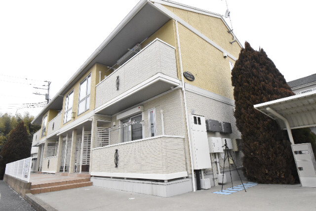 ��ʌ��������܎s����厚��v�ۗ̉�402�̃A�p�[�g�̌����O��