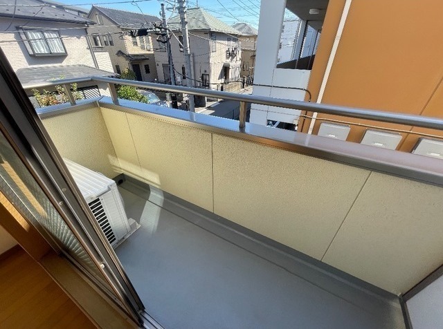 ��ʌ��������܎s����厚�y���̃A�p�[�g�̃o���R�j�[