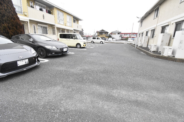 ��ʌ��������܎s����厚��v�ۗ̉Ƃ̃A�p�[�g�̒��ԏ�