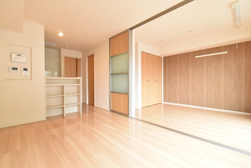 ��ʌ�����s�厚������̃A�p�[�g�̋��ԁE���r���O