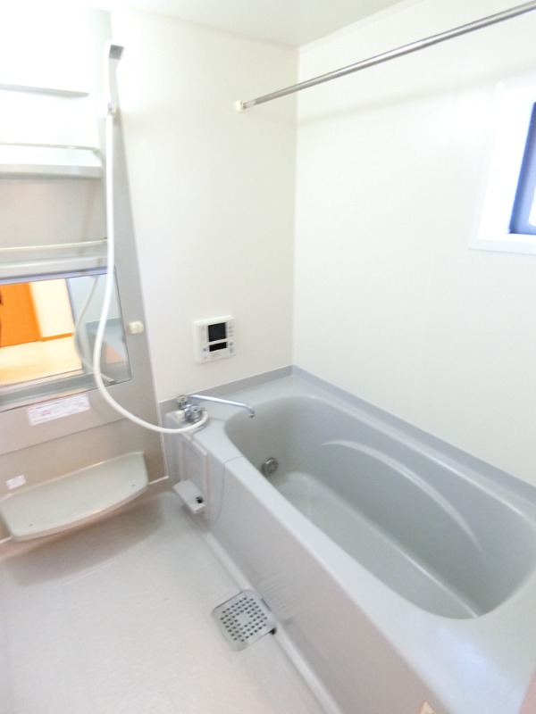 ��ʌ��������܎s�����擌��{�P���ڂ̃e���X�n�E�X�̃o�X