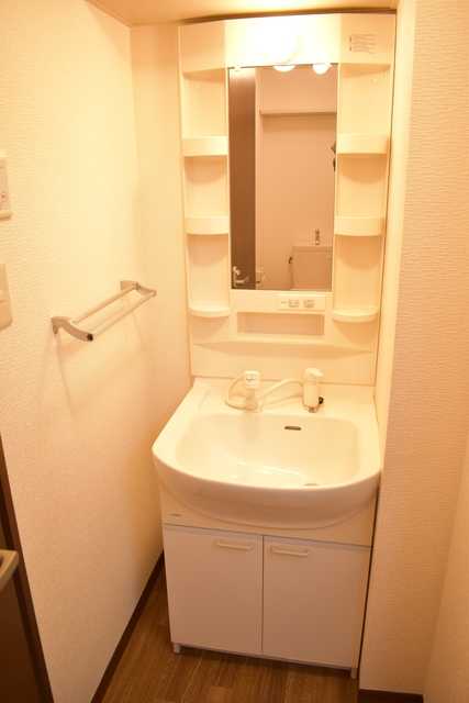 ��ʌ��������܎s��{��听���R���ڂ̃}���V�����̐��ʏ�