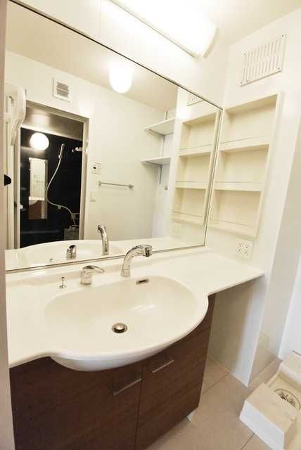 ��ʌ��������܎s�����攪���q�R���ڂ̃A�p�[�g�̐��ʏ�