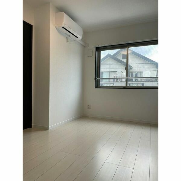 ��ʌ��t�����s��g�c�̃A�p�[�g�̂��̑�