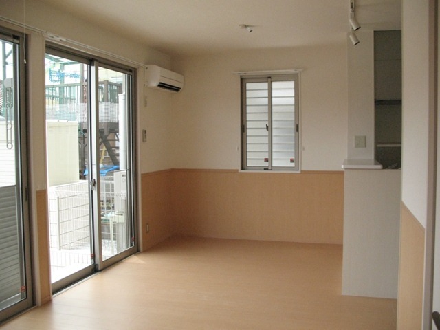 ��ʌ�����s�厚�����̃A�p�[�g�̋��ԁE���r���O