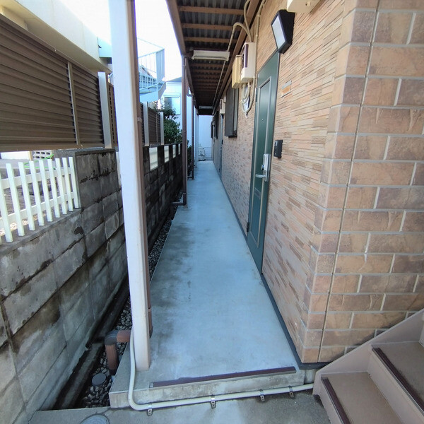 ��ʌ�����s������S���ڂ̃A�p�[�g�̃G���g�����X