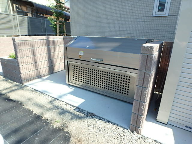 ��ʌ��������܎s�k����i���P���ڂ̃A�p�[�g�̂��̑�