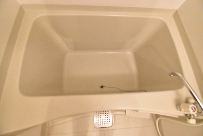 ��ʌ��������܎s�΋擌�Y�a�P���ڂ̃A�p�[�g�̃o�X