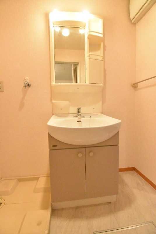 ��ʌ��������܎s�΋擌�Y�a�P���ڂ̃A�p�[�g�̐��ʏ�