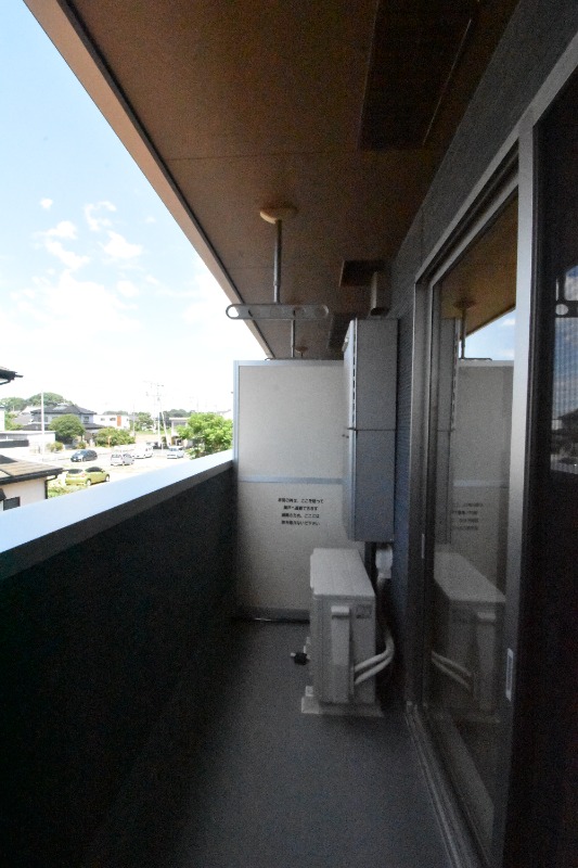 ��ʌ��k�����S�ɓޒ��h�S���ڂ̃A�p�[�g�̃o���R�j�[