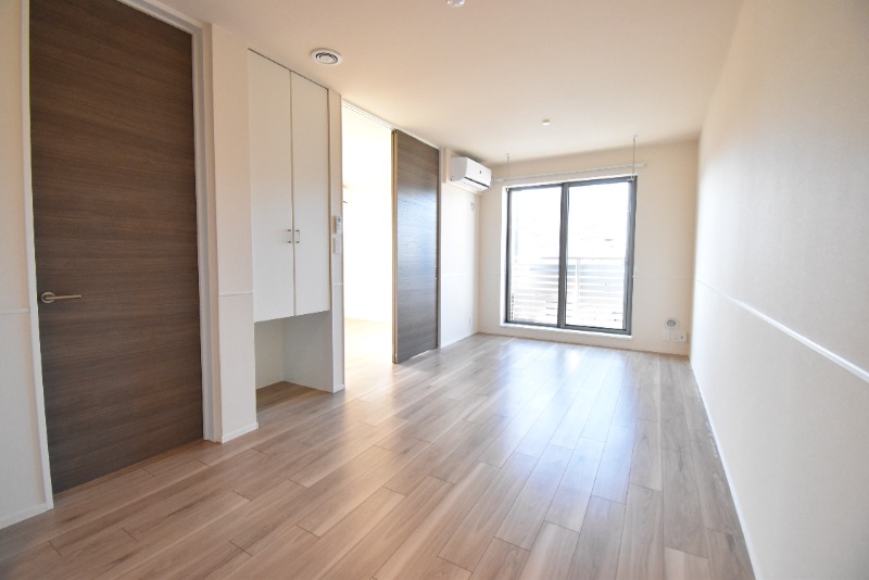 ��ʌ�����s���L�R���ڂ̃}���V�����̋����E���r���O