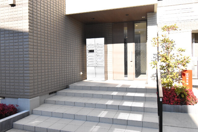 ��ʌ�����s���L�R���ڂ̃}���V�����̃G���g�����X