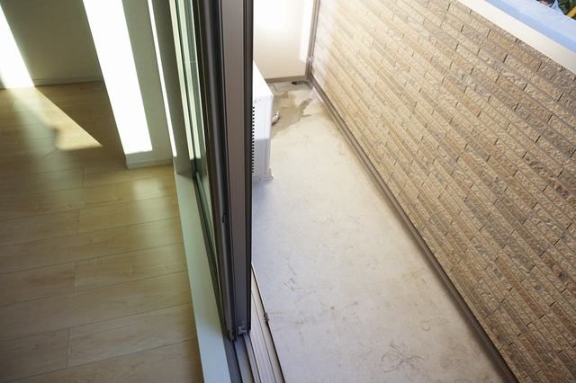 ��ʌ�����s�厚���V��h�̃A�p�[�g�̃o���R�j�[