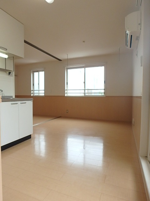 ��ʌ��������܎s�Y�a���؍�S���ڂ̃A�p�[�g�̋��ԁE���r���O