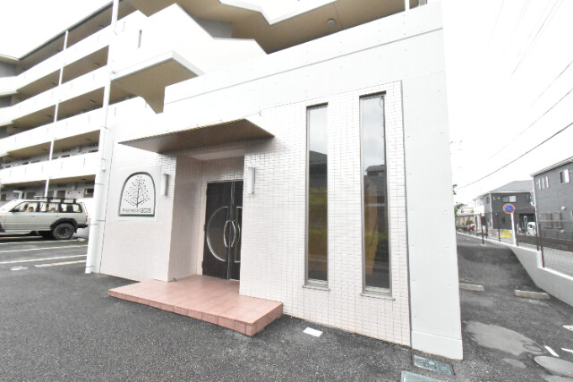 ��ʌ�����s������P���ڂ̃}���V�����̃G���g�����X