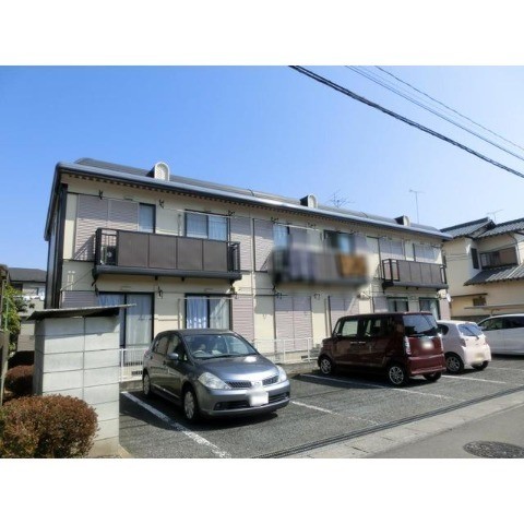 ��ʌ�����s�����Q���ڂ̃A�p�[�g�̒��ԏ�