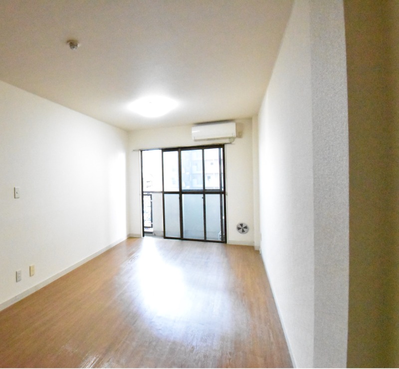 ��ʌ������s�����R���ڂ̃}���V�����̋��ԁE���r���O