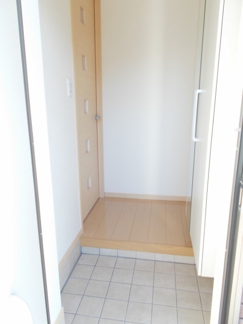 ��ʌ��k�����S�ɓޒ��厚�����̃A�p�[�g�̌���