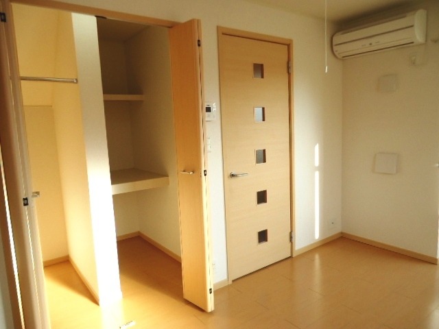 ��ʌ��k�����S�ɓޒ��厚�����̃A�p�[�g�̎��[