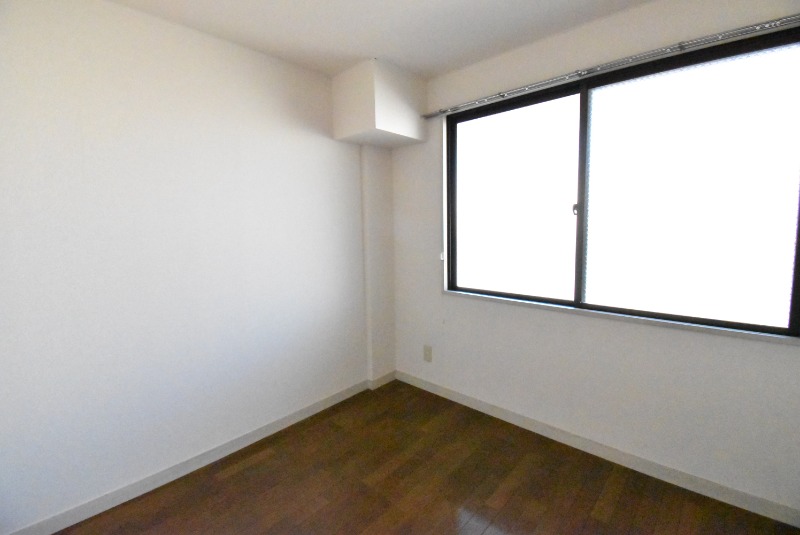 ��ʌ������s�����R���ڂ̃}���V�����̂��̑������E�X�y�[�X