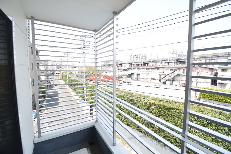 ��ʌ��������܎s������㗎���T���ڂ̃A�p�[�g�̃o���R�j�[