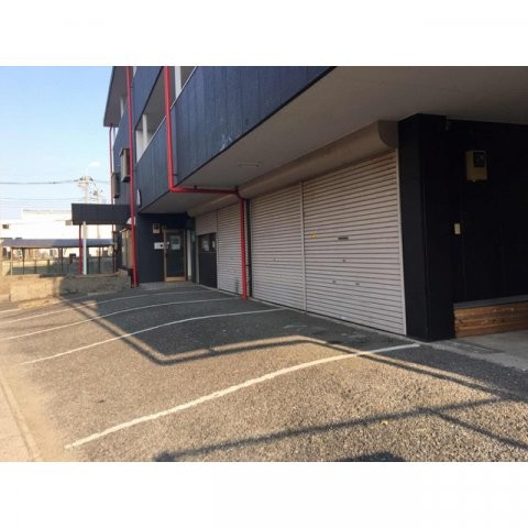 ��ʌ��������܎s����厚�_�c�̃}���V�����̒��ԏ�