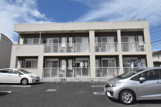 ��ʌ������s��ʖ�̃A�p�[�g�̒��ԏ�