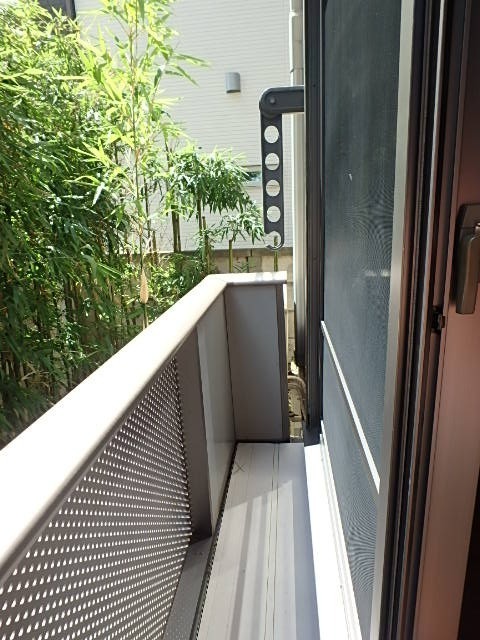 ��ʌ��������܎s�k��~�͒��̃A�p�[�g�̃o���R�j�[