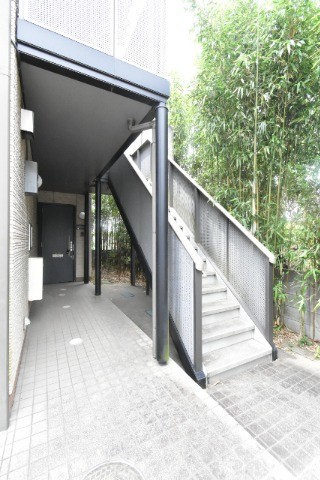 ��ʌ��������܎s�k��~�͒��̃A�p�[�g�̃G���g�����X