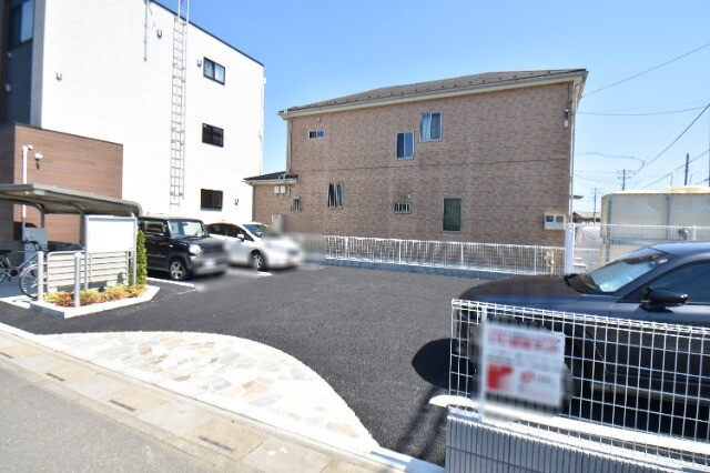 ��ʌ������s���v��̃A�p�[�g�̒��ԏ�