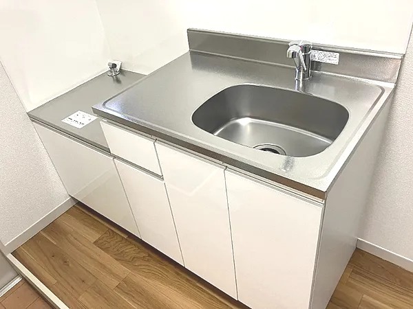 ��ʌ��������܎s��{��y�蒬�P���ڂ̃A�p�[�g�̃L�b�`��