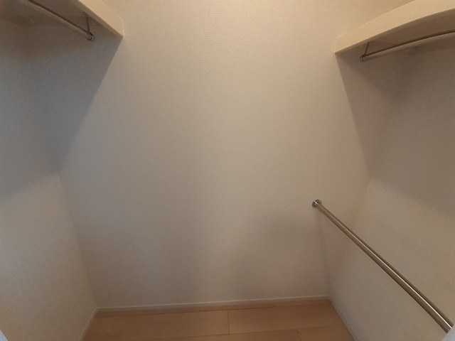 ��ʌ�����s�厚���s�g���̃A�p�[�g�̎��[