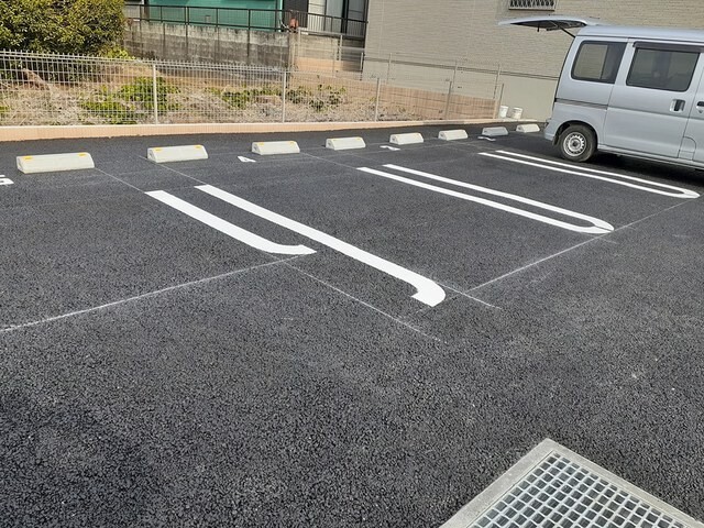 ��ʌ�����s�厚���s�g���̃A�p�[�g�̒��ԏ�