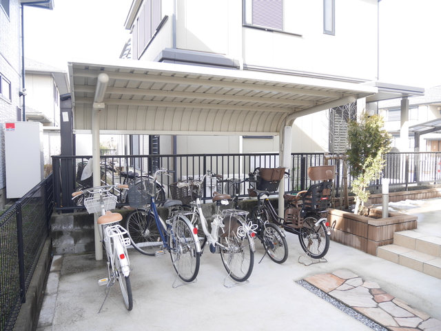 ��ʌ������s�������̃A�p�[�g�̂��̑�