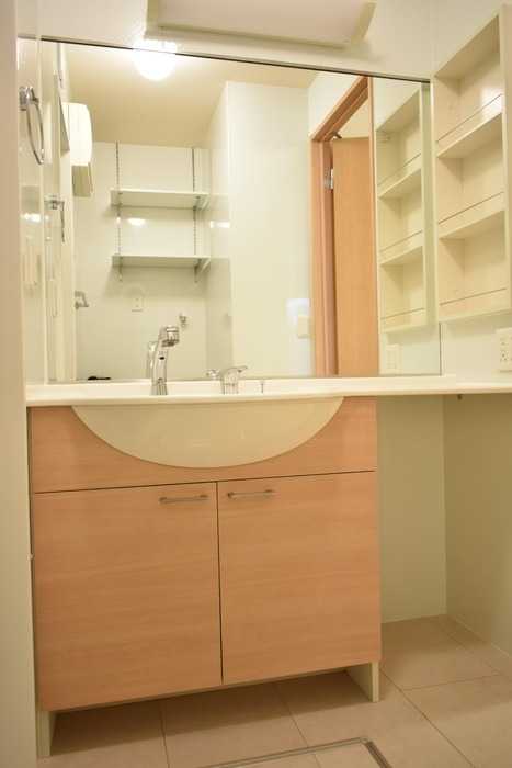 ��ʌ��������܎s����{�O���̃A�p�[�g�̐��ʏ�