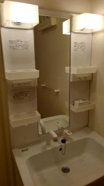 ��ʌ��������܎s�΋�厚���̃A�p�[�g�̐��ʏ�