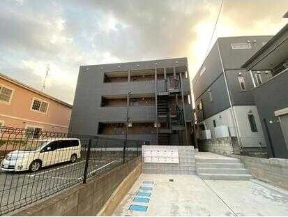 ��ʌ�����s�厚���s�̃A�p�[�g�̃G���g�����X